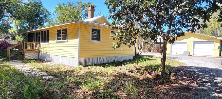 735 Montreville Ave, Deland, FL 32724 - #2