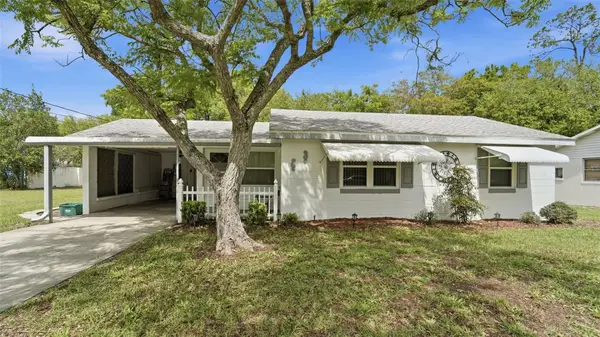 8 Angeles Road, DEBARY, FL 32713