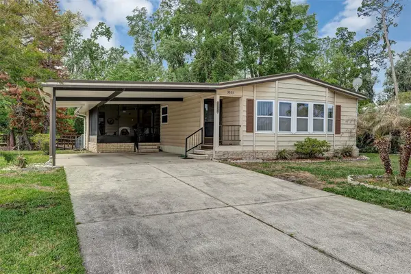 3033 Myakka River Road, TAVARES, FL 32778
