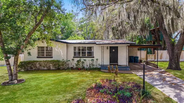 13 E Magnolia Street, DAVENPORT, FL 33837
