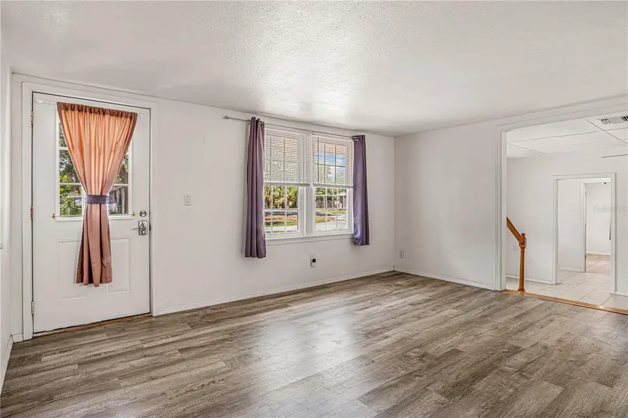 3545 Perkins Avenue, Mount Dora, FL 32757 - #3