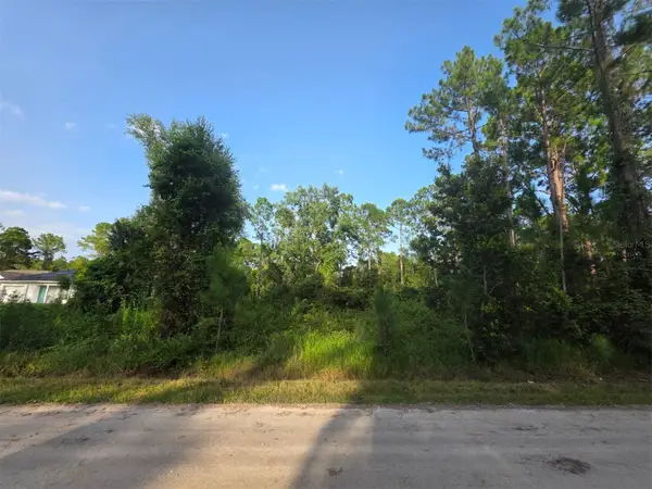 1233 East Parkway, DELAND, FL 32724