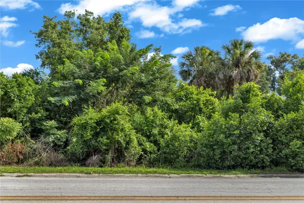 132 Colomba Road, DEBARY, FL 32713