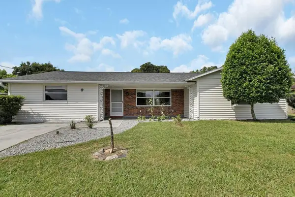 9 Larkspur Lane, DEBARY, FL 32713