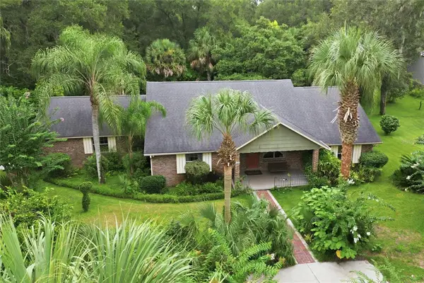 1925 Lady Bug Lane, DELAND, FL 32720