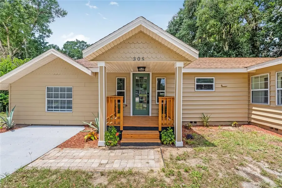 305 S Rossiter Street, Mount Dora, FL 32757 - #2