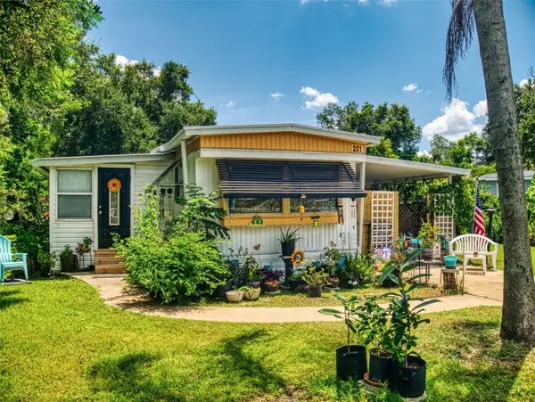 221 Evergreen Terrace, DELAND, FL 32724