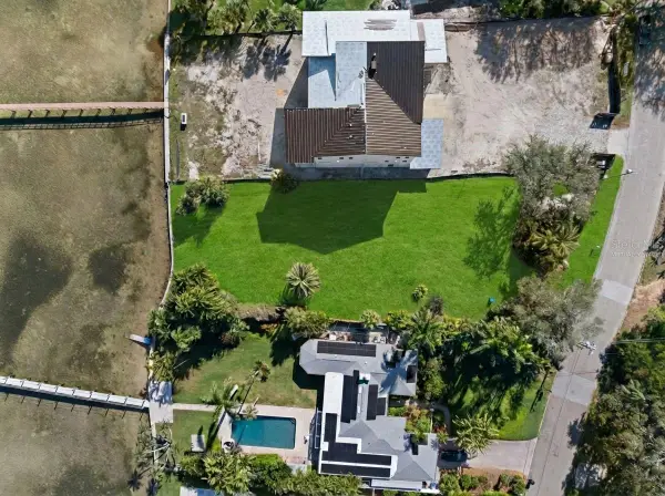 6100 Bahama Shores Drive S, ST PETERSBURG, FL 33705