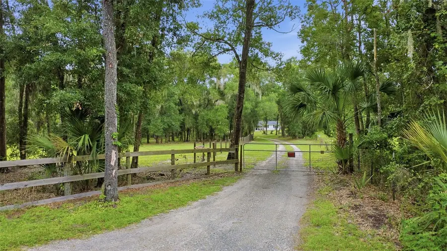 1095 S Ridgewood Avenue, Deland, FL 32720 - #2