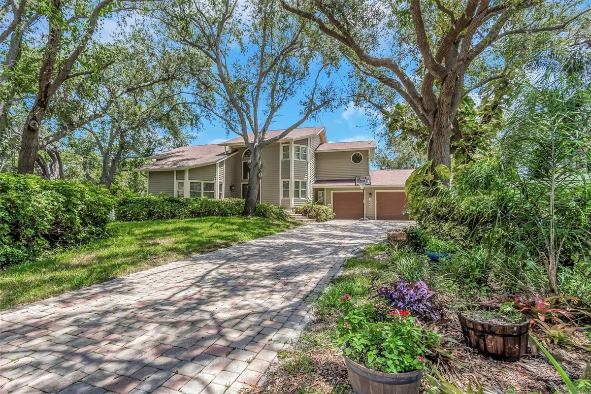 1065 Sable Court Ne, Saint Petersburg, FL 33702 - Image #1