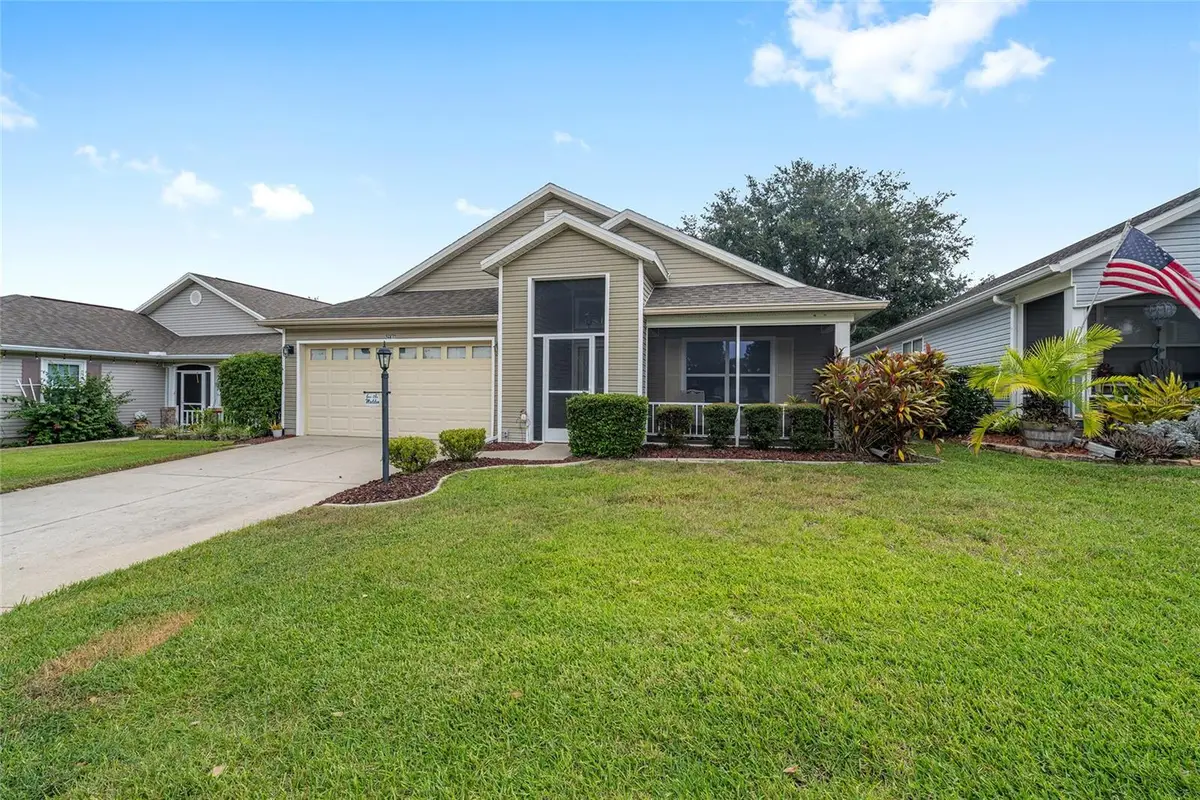 24817 Cranes Roost Circle, Leesburg, FL 34748 - Image #1