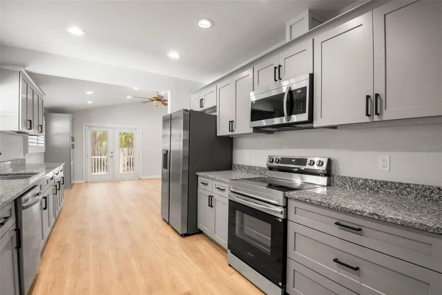 719 Riverside Drive, Tarpon Springs, FL 34689 - Image #2