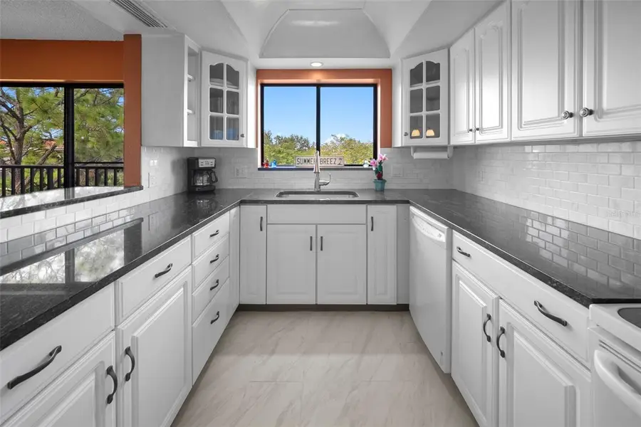 408 Tarpon Pt Point, Tarpon Springs, FL 34689 - Image #2