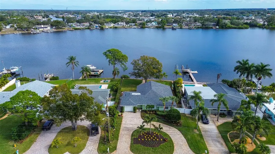 718 Bayshore Drive, Tarpon Springs, FL 34689 - Image #2