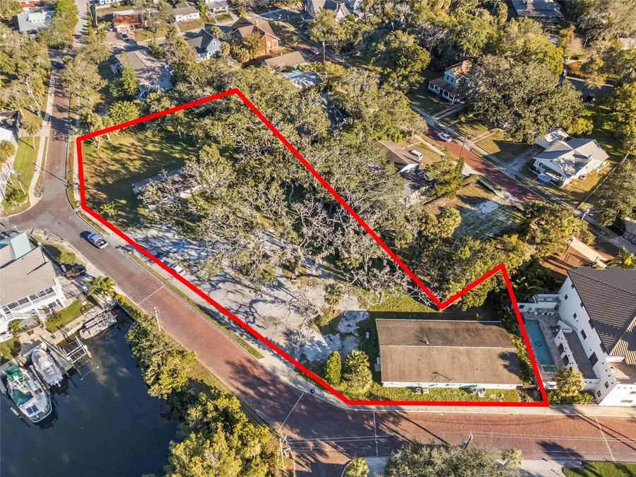 404 Canal Street, Tarpon Springs, FL 34689 - #2