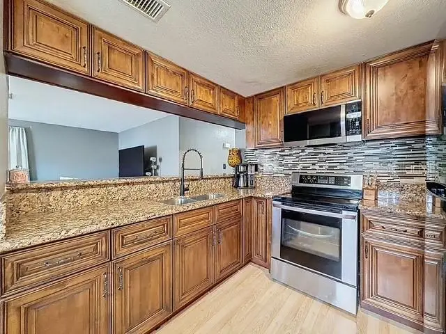 6606 West Chelsea Street, Tampa, FL 33634 - Image #2