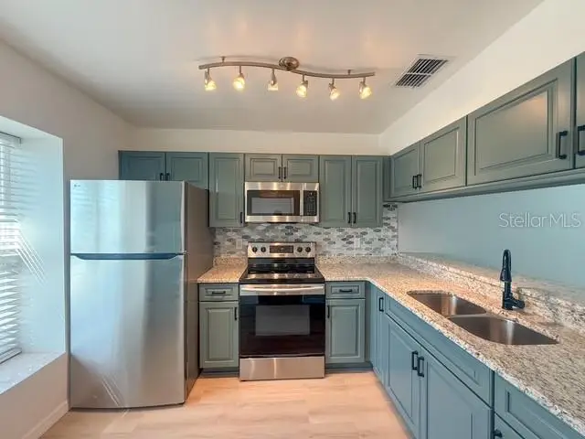 5415 Parkside Villas Drive, Saint Petersburg, FL 33709 - #2