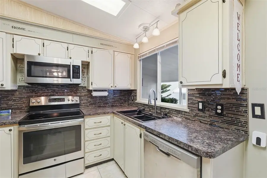 2101 Maui Drive, Holiday, FL 34691 - #3