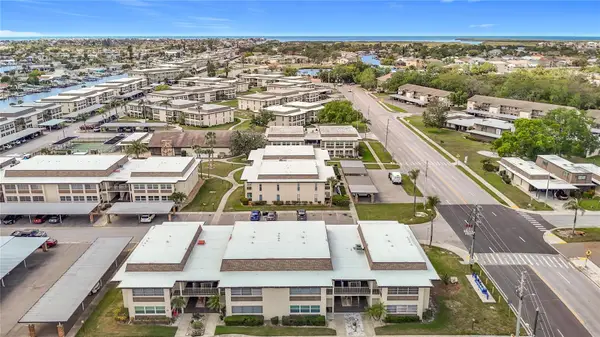 5132 Amulet Drive #105, NEW PORT RICHEY, FL 34652