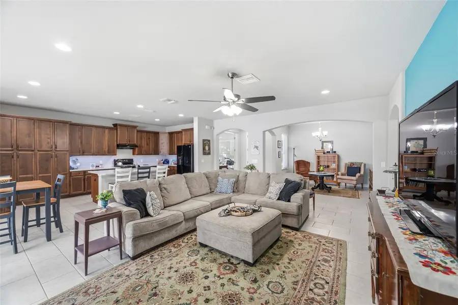123 N Florida Avenue, Tarpon Springs, FL 34689 - #3