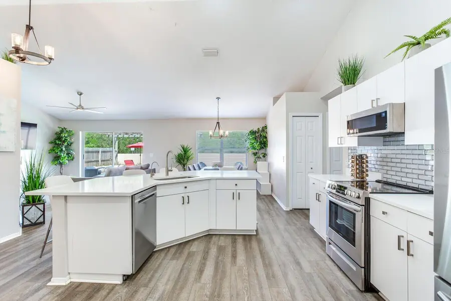 1126 Vinetree Drive, Brandon, FL 33510 - #2