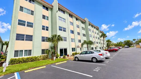 801 83rd Avenue N #114, ST PETERSBURG, FL 33702