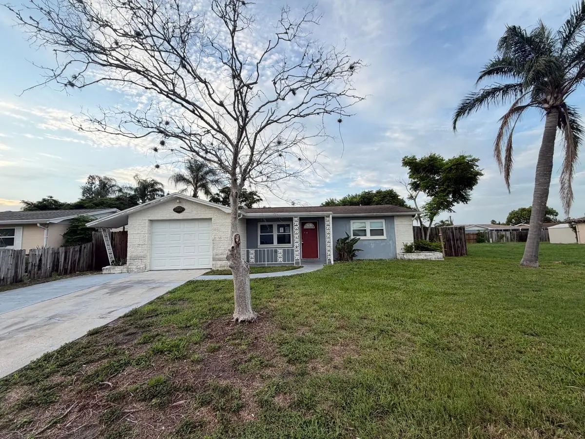 3221 Roxbury Drive, Holiday, FL 34691 - #1