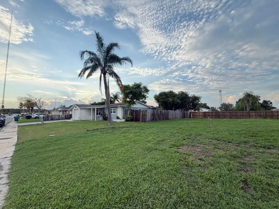 3221 Roxbury Drive, Holiday, FL 34691 - #2