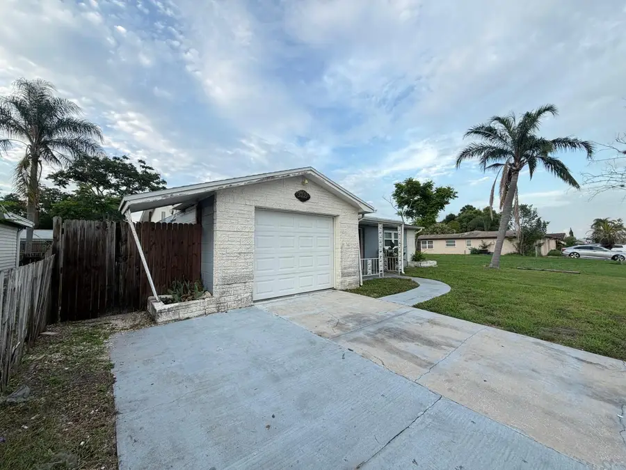 3221 Roxbury Drive, Holiday, FL 34691 - #3