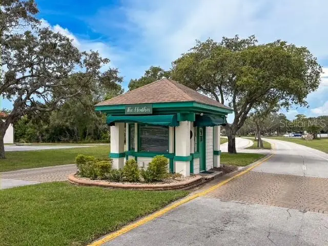9410 Nakoma Way #H, Weeki Wachee, FL 34613 - #3