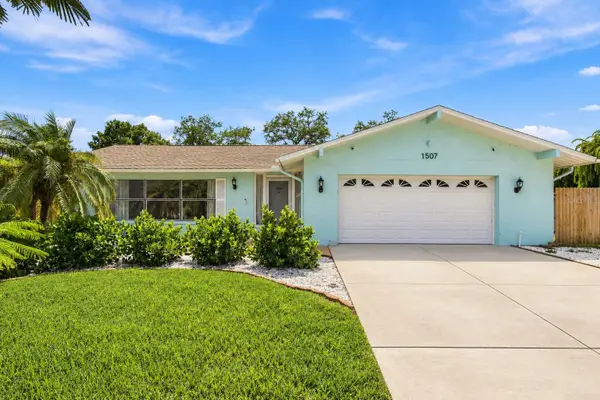 1507 Poinsettia Avenue, TARPON SPRINGS, FL 34689
