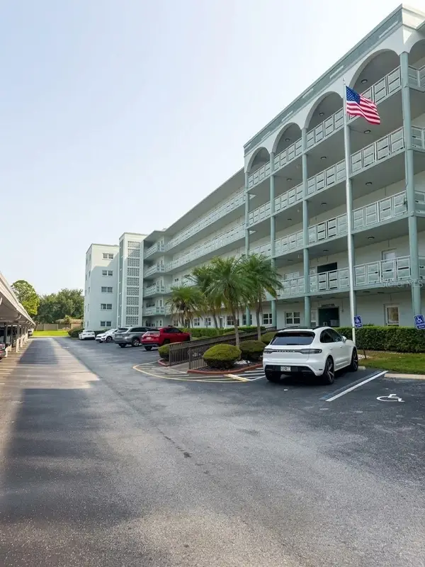 5623 80th Street N #415, ST PETERSBURG, FL 33709