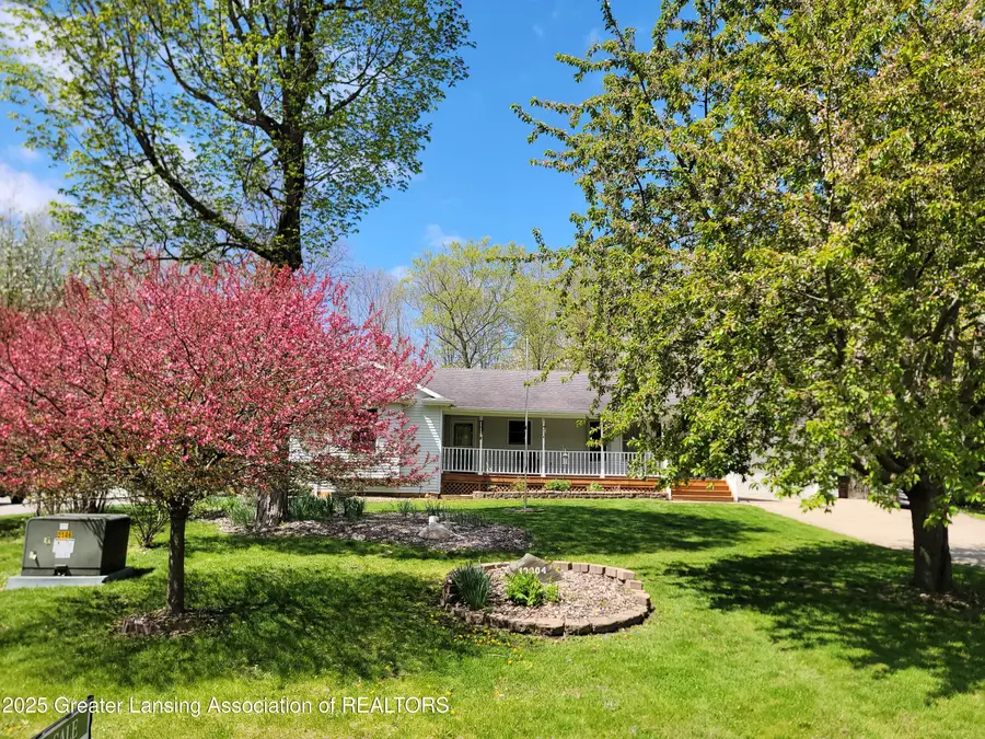 10004 Lakeside Drive, Perrinton, MI 48871 - Image #2