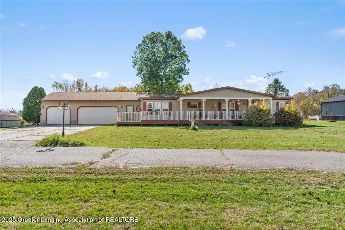11830 E Tupper Lake Road, Grand Ledge, MI 48837 - Image #1