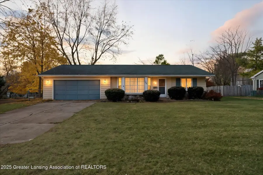 868 Southfield Drive, Williamston, MI 48895 - Image #2