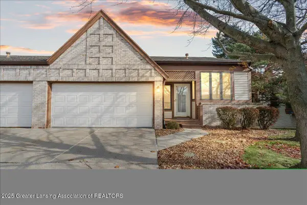 1120 Rolling Green Lane, Lansing, MI 48917