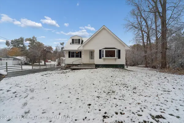 300 Maple Street, Leslie, MI 49251