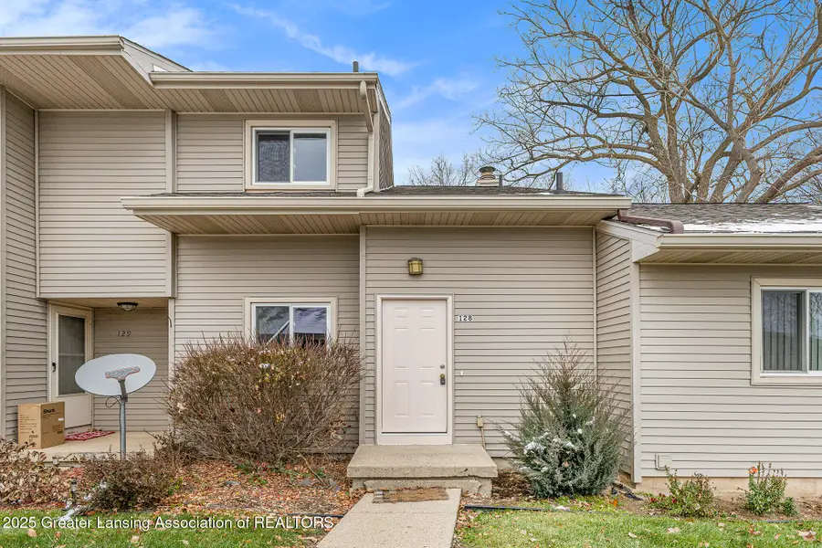 905 Registry Drive #128, Grand Ledge, MI 48837 - Image #2