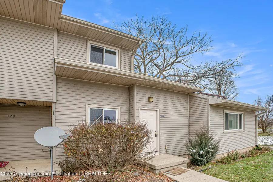 905 Registry Drive #128, Grand Ledge, MI 48837 - Image #3