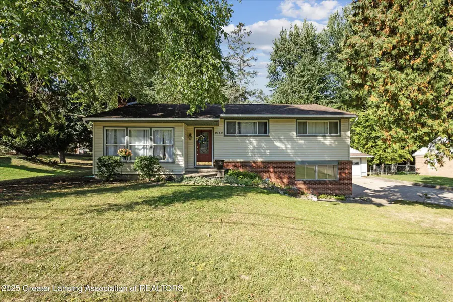 1049 Maycroft Road, Lansing, MI 48917 - Image #2