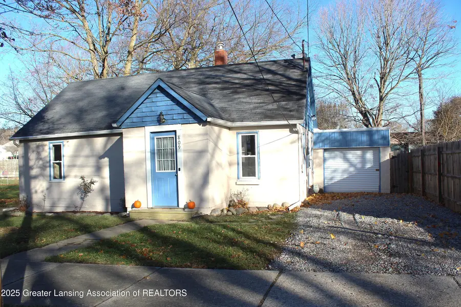 809 Warren Avenue, Charlotte, MI 48813 - Image #2