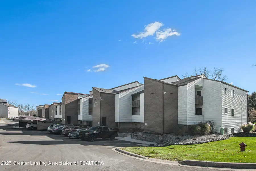 1571 W Pond Drive #14, Okemos, MI 48864 - Image #2