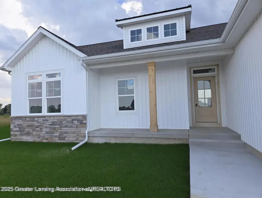 2920 Boulder Crk Drive, Saint Johns, MI 48879 - Image #2