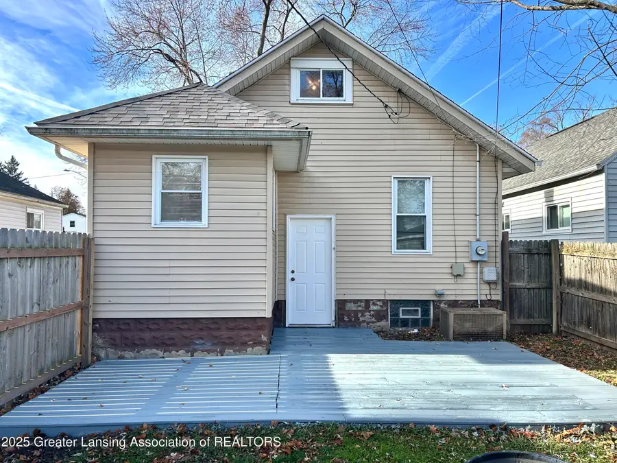 240 N Deerfield Avenue, Lansing, MI 48917 - Image #2