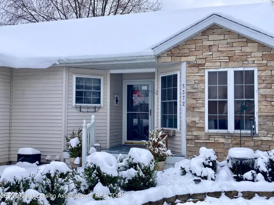 5372 Mirage Circle #30, Dimondale, MI 48821 - Image #2