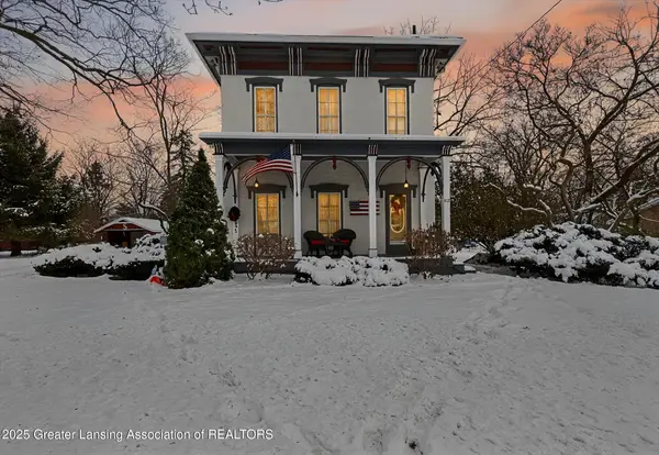 812 N Clinton Street, Grand Ledge, MI 48837