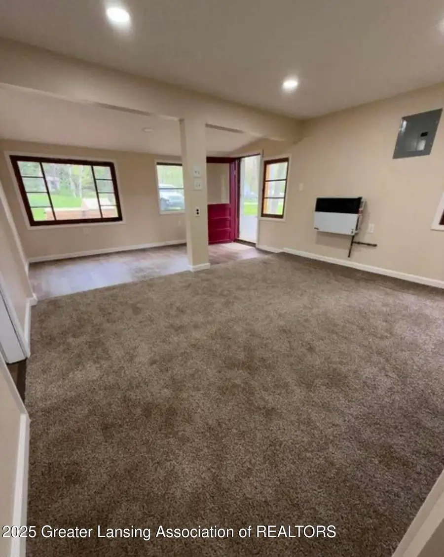 5583 Parkwood Drive, Gladwin, MI 48624 - Image #3