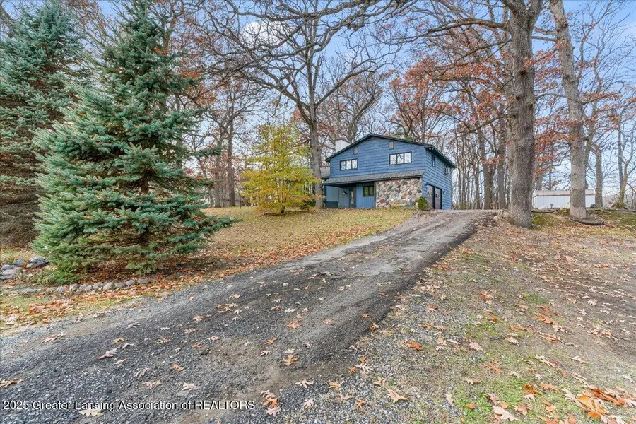 6325 W Lake Drive, Haslett, MI 48840 - Image #2