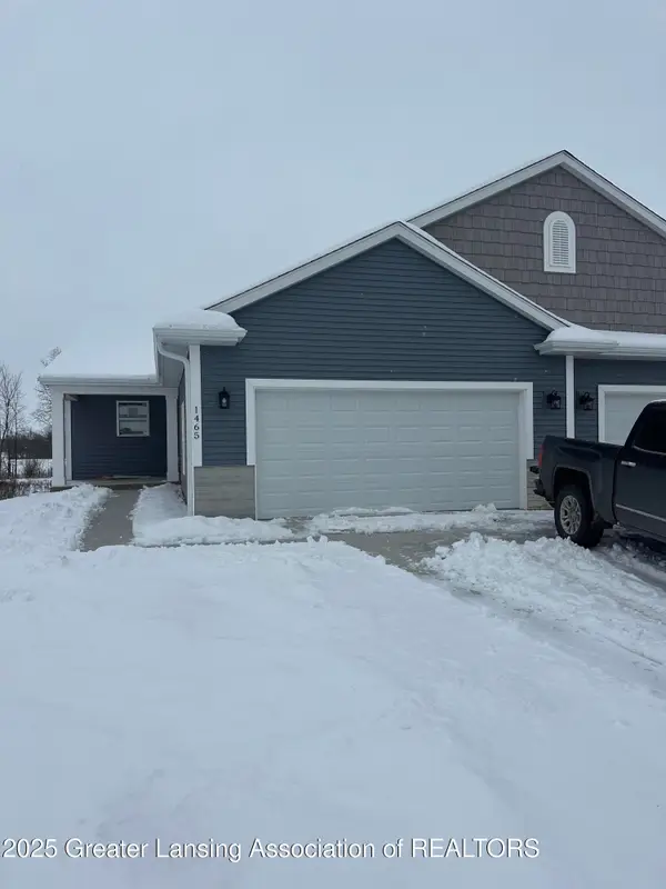 1465 Superior Drive #17, St. Johns, MI 48879