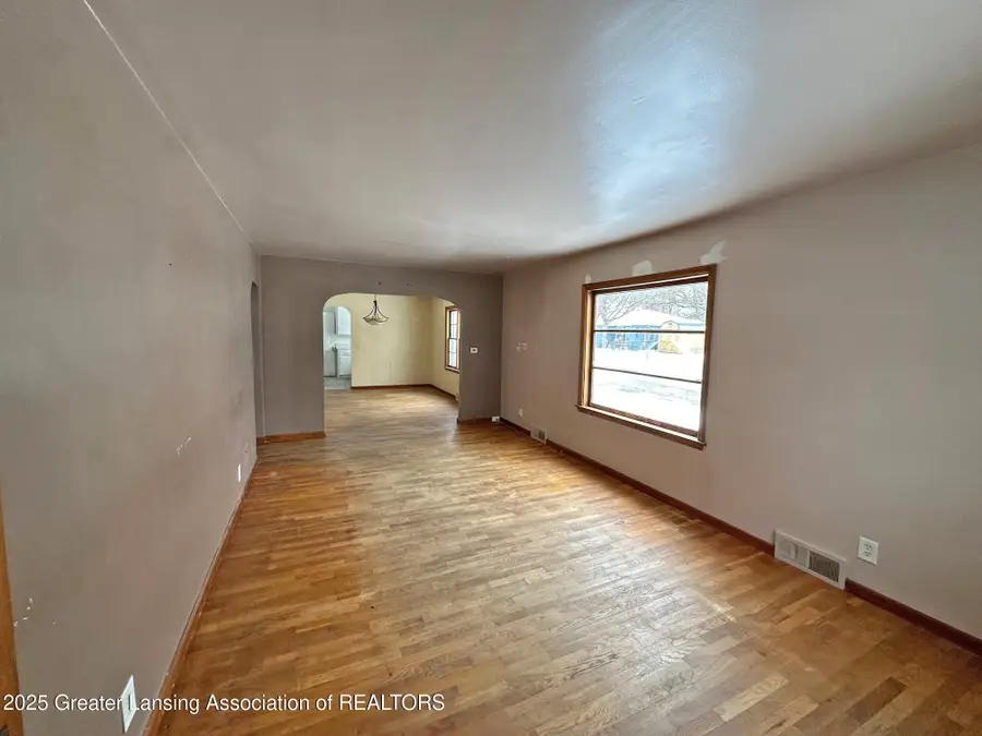 2345 Lyons Avenue, Lansing, MI 48910 - Image #2